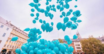 Ballonaktion - 800 Ballons gegen den Zuckerfuß. Die Anzahl der Ballons bezieht sich auf die nahezu 800 (Teil-)Amputationen jede Woche in Deutschland an den Füßen von Menschen mit Diabetes. (Foto: © Wörwag)