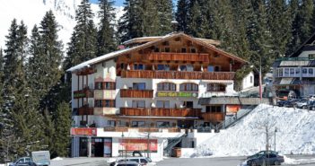 Hotel Almhof in Hochfügen im Winter