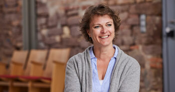 Bloggerin Julia berichtet über ihr Leben mit Neurodermitis